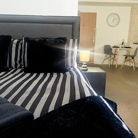 #215 1 Bed Serviced Apartment Derby Buitenkant foto