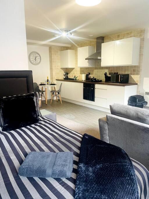 #215 1 Bed Serviced Apartment Derby Buitenkant foto