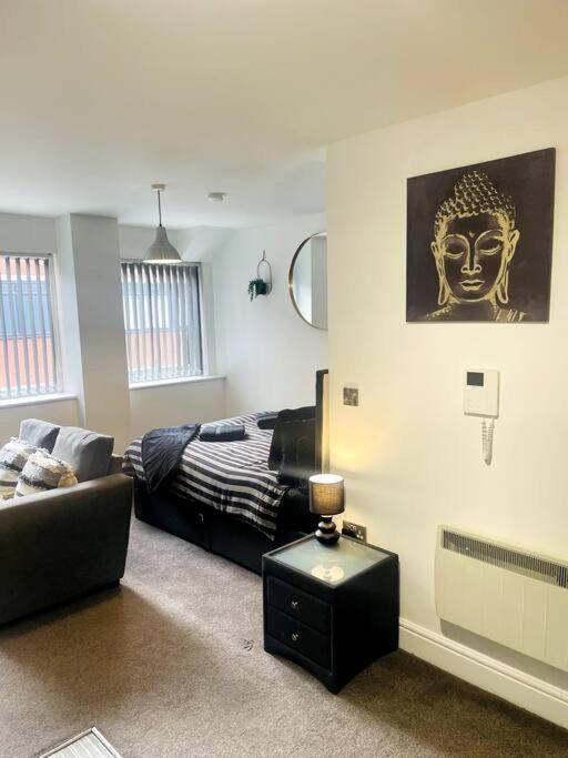 #215 1 Bed Serviced Apartment Derby Buitenkant foto